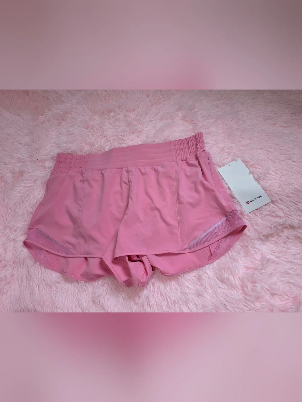 Lululemon Hotty Hot Shorts - Picture 3 of 5